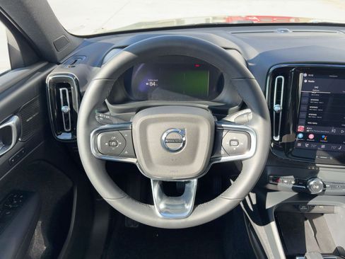Certified 2023 Volvo XC40 Recharge Ultimate image 17