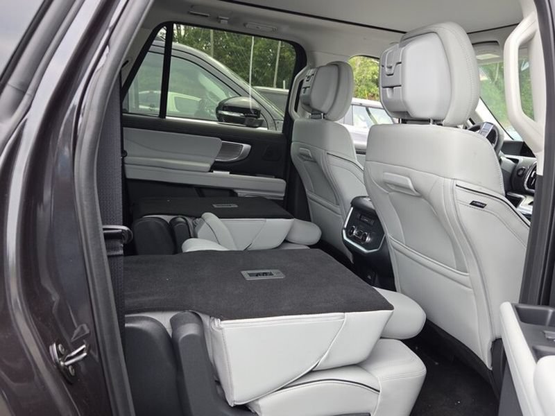 New 2027 Ford Expedition Max Platinum w/ Platinum Ultimate Package AWD/4WD image 13