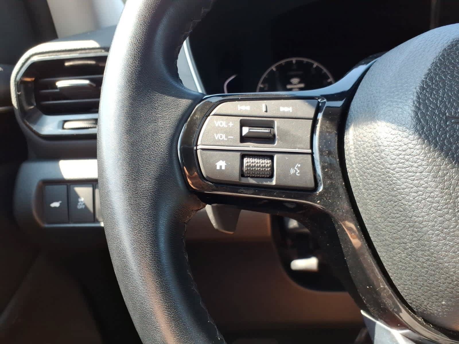 Used 2024 Honda Pilot Touring image 23