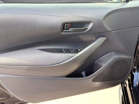 Used 2025 Toyota Corolla LE image 13