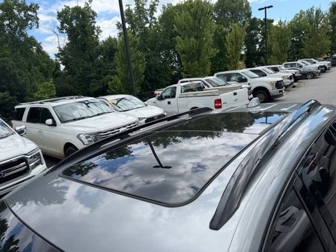 Used 2023 GMC Terrain AT4 w/ Tech Package AWD/4WD image 10