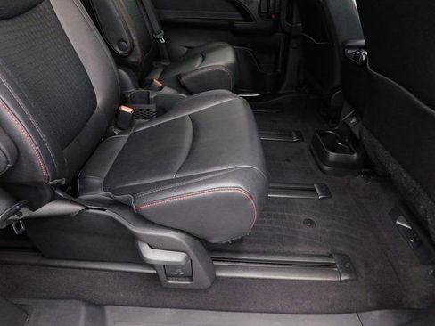 Used 2025 Toyota Sienna XSE image 30