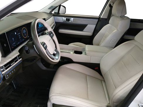 Used 2025 Hyundai Santa Fe Calligraphy image 9