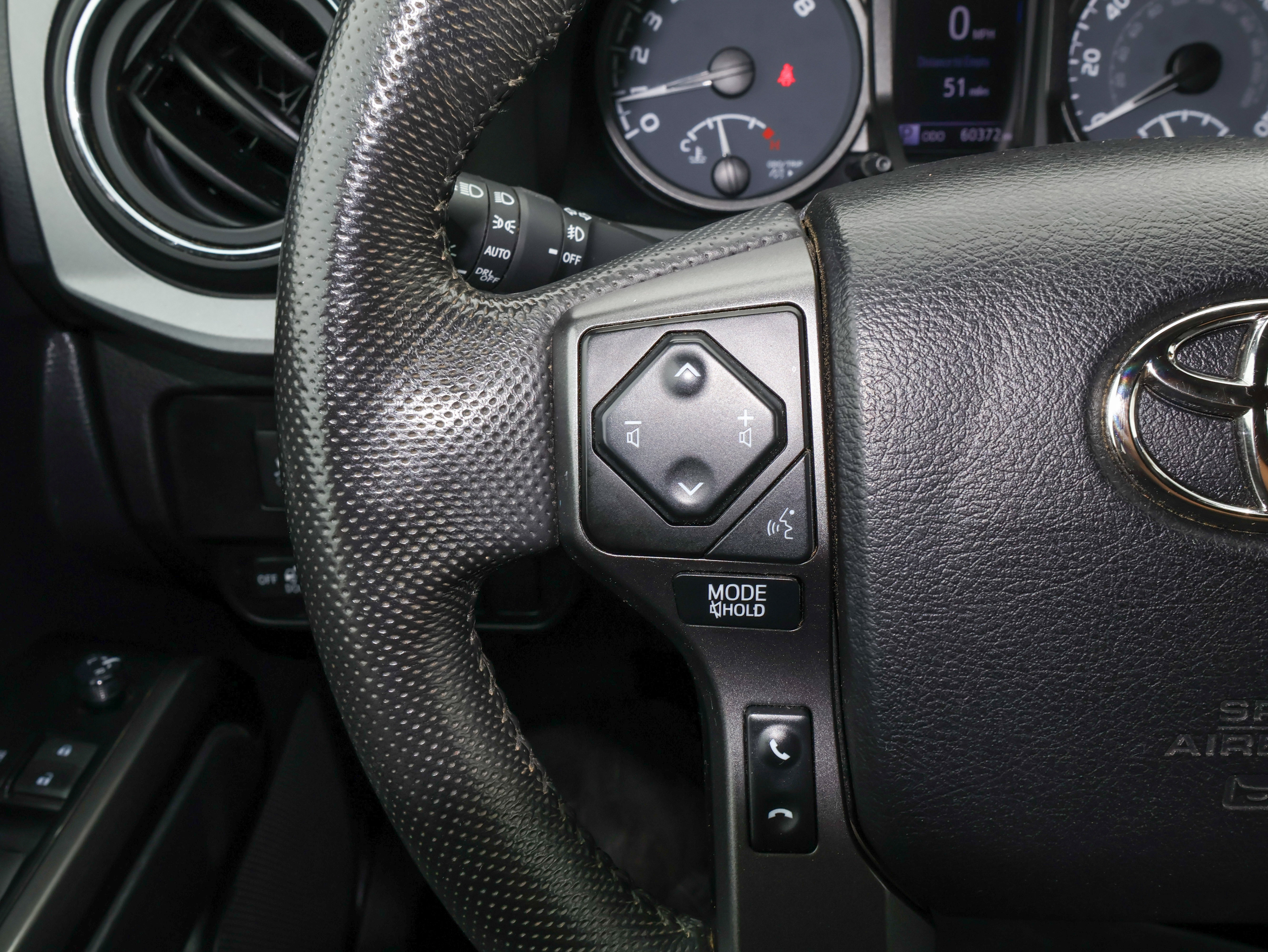 Used 2022 Toyota Tacoma TRD Off-Road w/ Technology Package AWD/4WD image 24