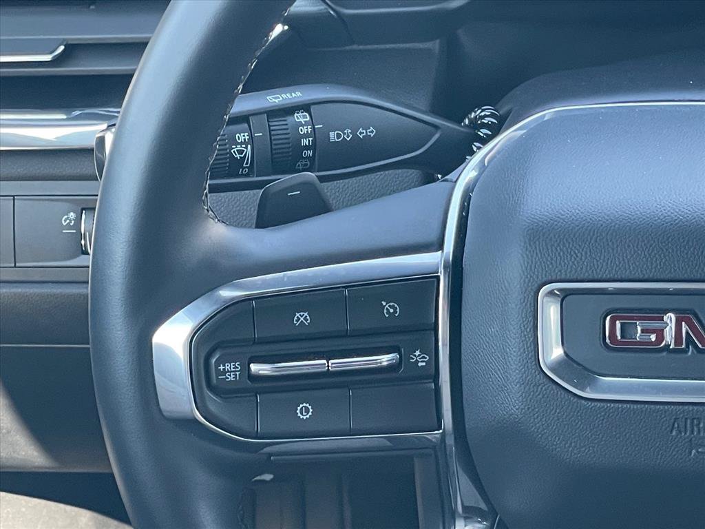 Used 2026 GMC Acadia Elevation w/ Elevation Premium Package FWD image 13