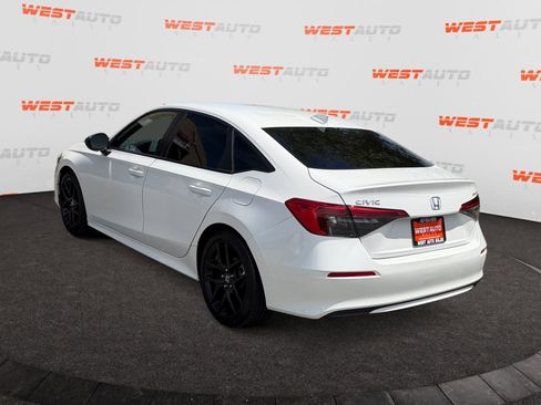 Used 2024 Honda Civic Sport image 3