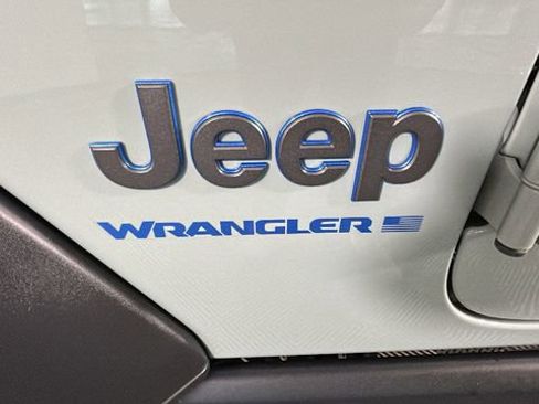 Used 2023 Jeep Wrangler Unlimited w/ Cold Weather Group AWD/4WD image 10