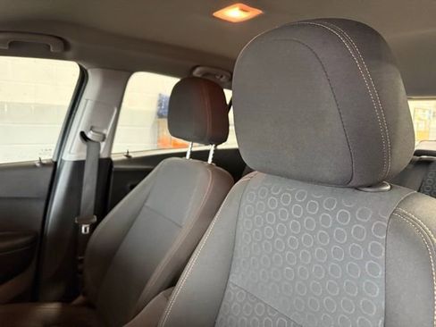 Used 2022 Chevrolet Trax LS image 8