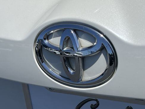Used 2015 Toyota RAV4 Limited w/ Technology Package AWD/4WD image 8
