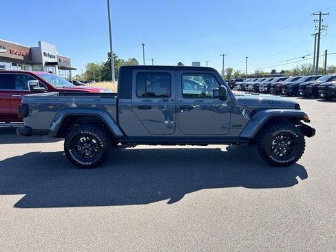 New 2025 Jeep Gladiator Willys image 2