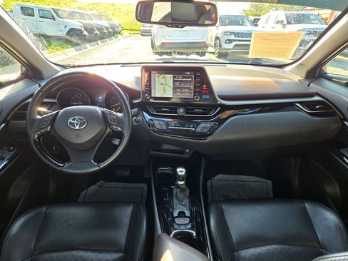 Used 2019 Toyota C-HR Limited FWD image 16