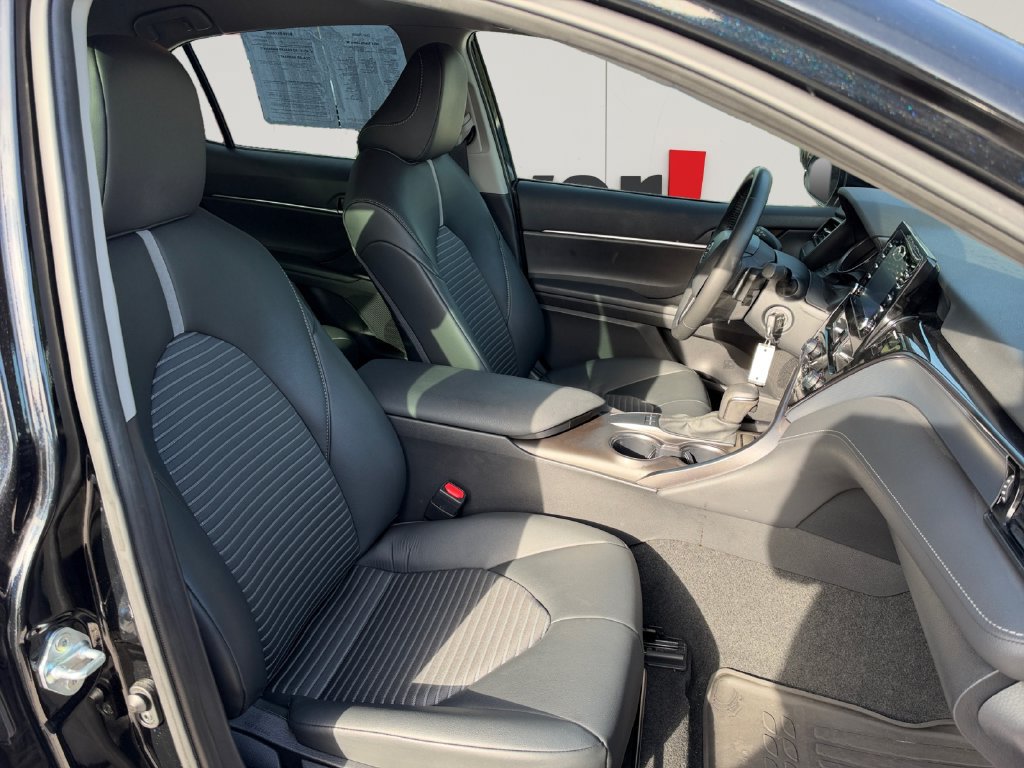 Used 2024 Toyota Camry SE FWD image 16
