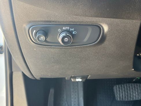 Used 2023 Chevrolet Equinox LT image 26