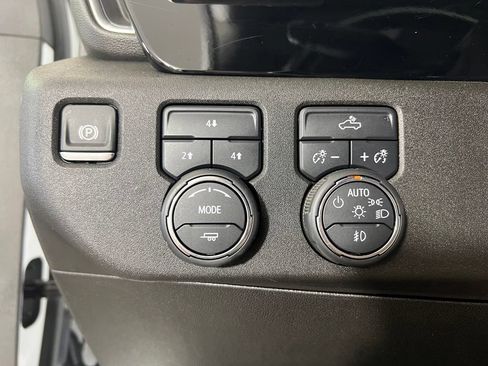 Used 2024 Chevrolet Silverado 2500 LT AWD/4WD image 30
