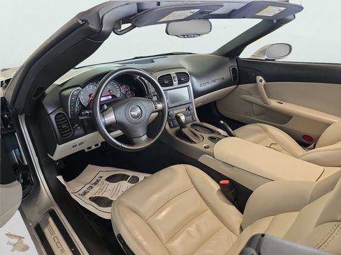 Used 2007 Chevrolet Corvette Convertible w/ Preferred Equipment Group RWD image 11