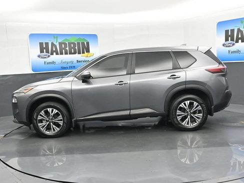 Used 2023 Nissan Rogue SV FWD image 2