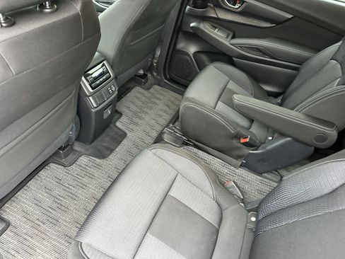 Used 2024 Subaru Ascent Premium w/ Convenience Package image 12
