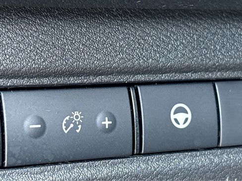 Used 2024 Nissan Pathfinder SV FWD image 10