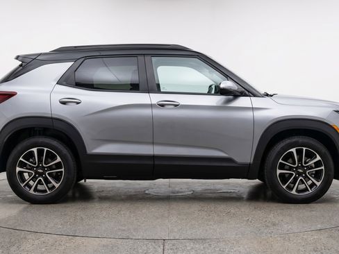 Used 2025 Chevrolet TrailBlazer LT FWD image 11