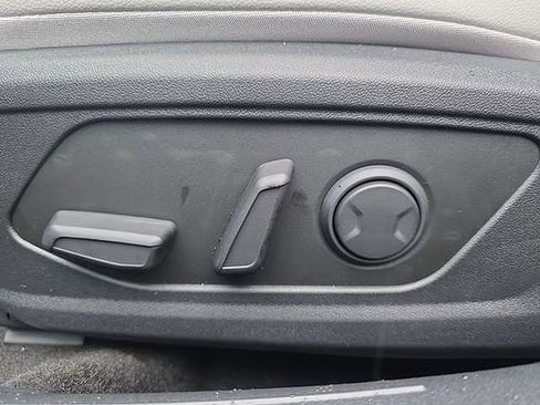 New 2026 Hyundai Elantra Limited image 41