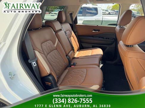 Used 2026 Nissan Pathfinder Platinum w/ Cargo Package FWD image 13