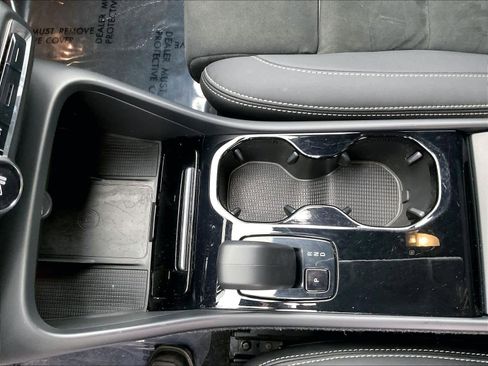 Used 2023 Volvo XC40 Recharge Ultimate image 20
