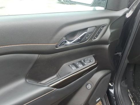 Used 2021 GMC Acadia AT4 w/ Technology Package image 10