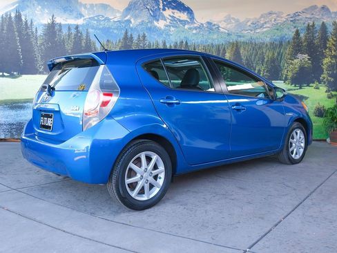 Used 2014 Toyota Prius C Four image 5