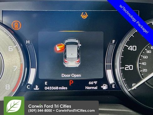Used 2023 Acura RDX w/ Technology Package AWD/4WD image 2