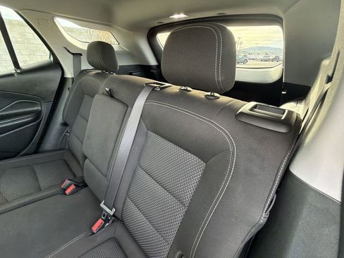 Used 2024 GMC Terrain SLE image 23