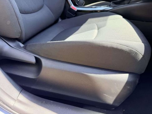 Used 2022 Toyota Corolla LE FWD image 12