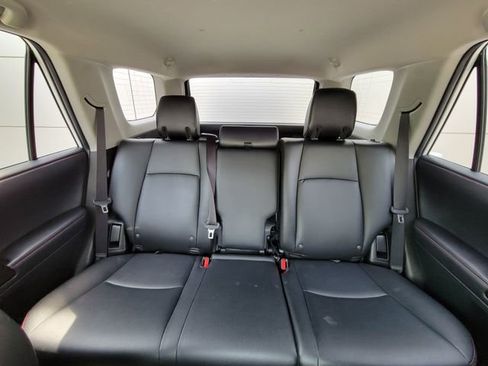 Used 2018 Toyota 4Runner TRD Off-Road Premium AWD/4WD image 23