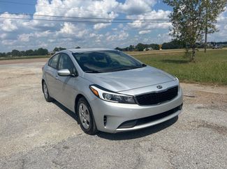 Used 2017 Kia Forte LX image 1