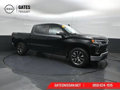 Used 2023 Chevrolet Silverado 1500 LT AWD/4WD image 4