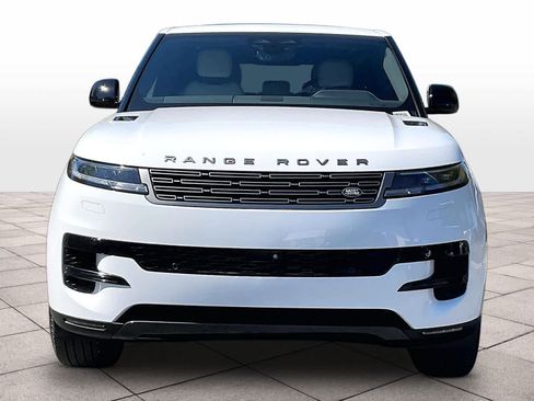 Used 2025 Land Rover Range Rover Sport S image 3