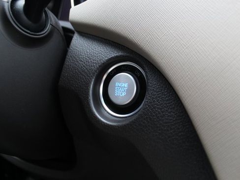 Used 2018 Hyundai Santa Fe Limited w/ Cargo Package image 19