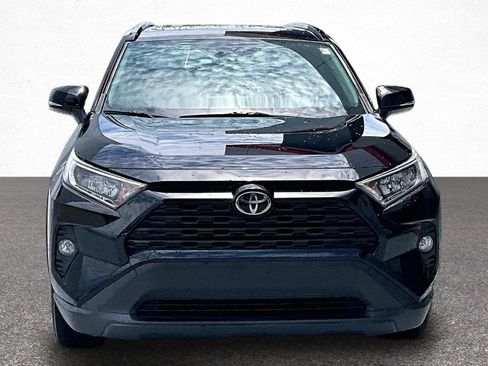 Certified 2019 Toyota RAV4 XLE w/ Convenience Package FWD image 4