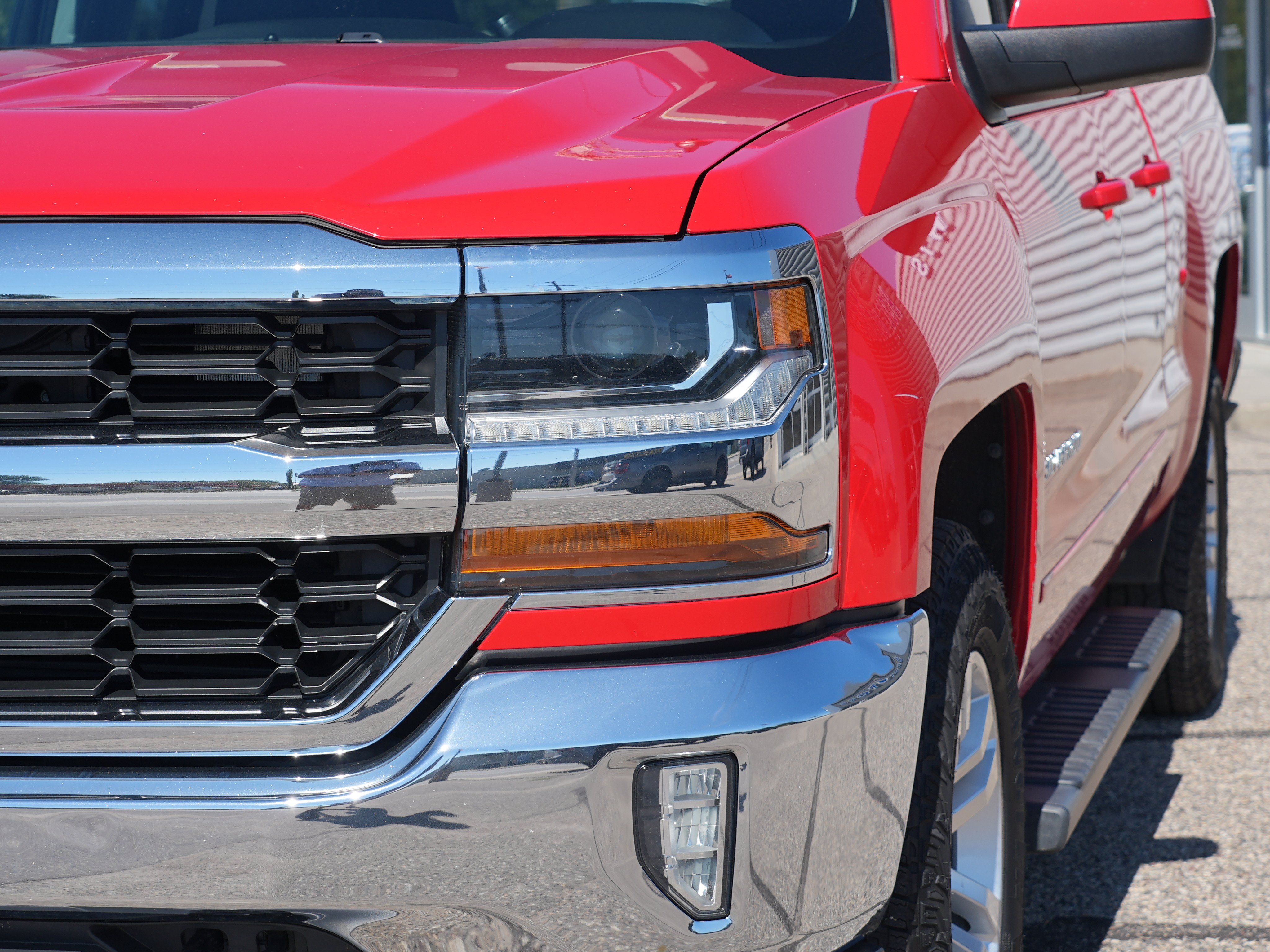 Used 2018 Chevrolet Silverado 1500 LT w/ All Star Edition AWD/4WD image 11