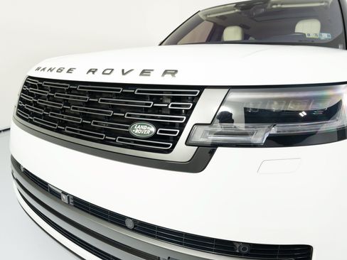 Used 2023 Land Rover Range Rover Long Wheelbase SE AWD/4WD image 10