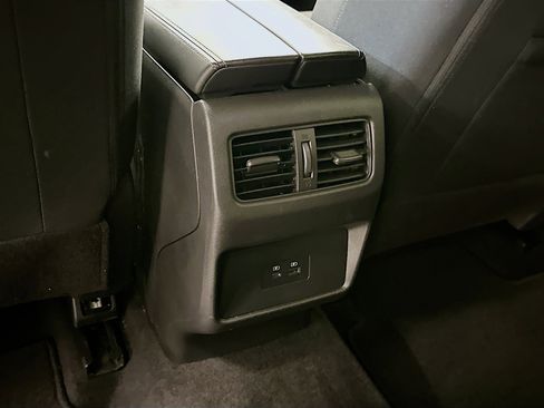 Used 2023 Nissan Rogue SV image 27