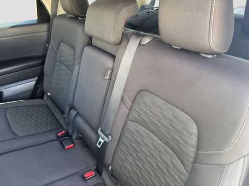 Used 2025 Nissan Pathfinder SV AWD/4WD image 19