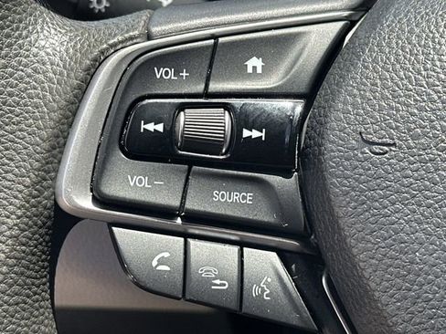 Used 2019 Honda Accord LX image 23