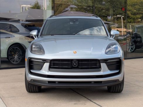 Certified 2026 Porsche Macan AWD/4WD image 6