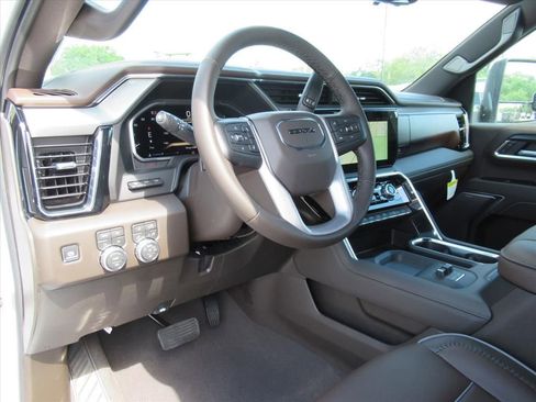 New 2026 GMC Sierra 2500 Denali w/ Denali Reserve Package AWD/4WD image 17