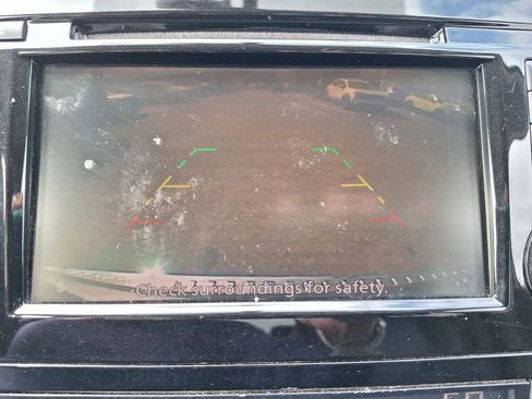 Used 2018 Nissan Rogue SV image 15