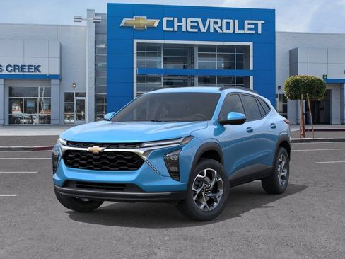 New 2026 Chevrolet Trax LT w/ Driver Confidence Package FWD image 7