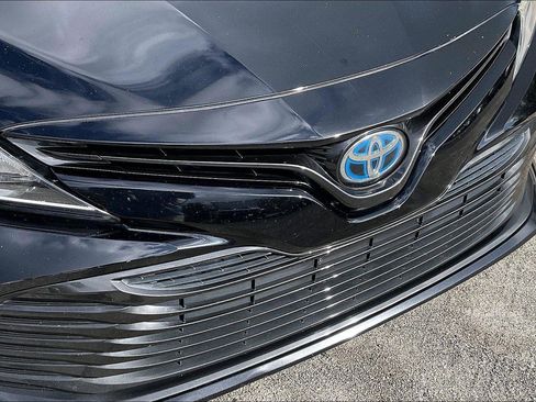 Used 2020 Toyota Camry LE image 34