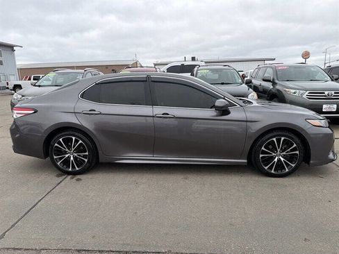 Used 2020 Toyota Camry SE image 7