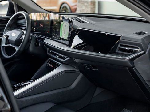 Certified 2025 Audi Q5 Premium Plus w/ Premium Plus image 32