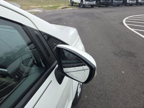 Used 2019 Ford EcoSport SE w/ SE Convenience Package image 6